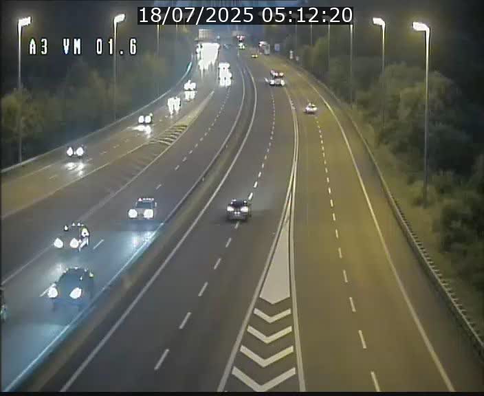 Traffic live webcam Luxembourg - Croix de Gasperich - A3 - BK 1.6 - direction France/Aire de Berchem