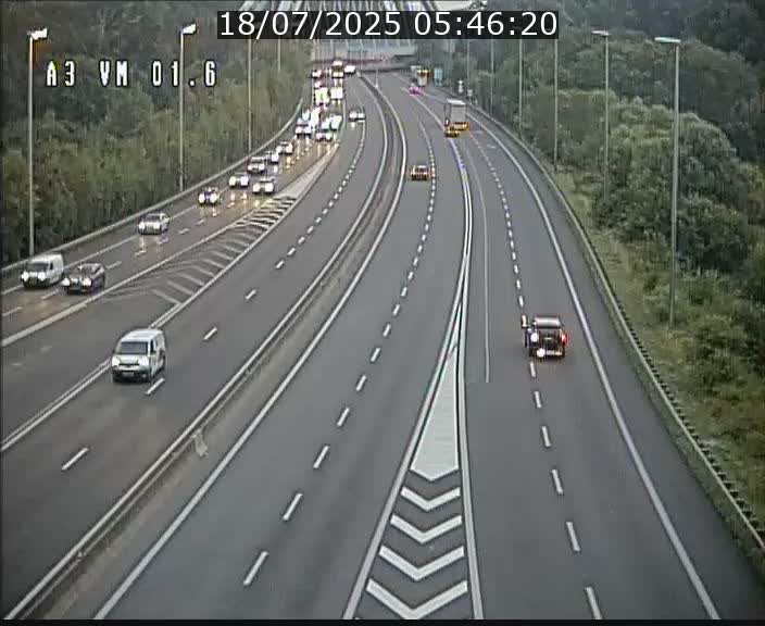Traffic live webcam Luxembourg - Croix de Gasperich - A3 - BK 1.6 - direction France/Aire de Berchem
