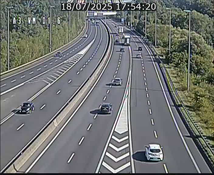 Traffic live webcam Luxembourg - Croix de Gasperich - A3 - BK 1.6 - direction France/Aire de Berchem