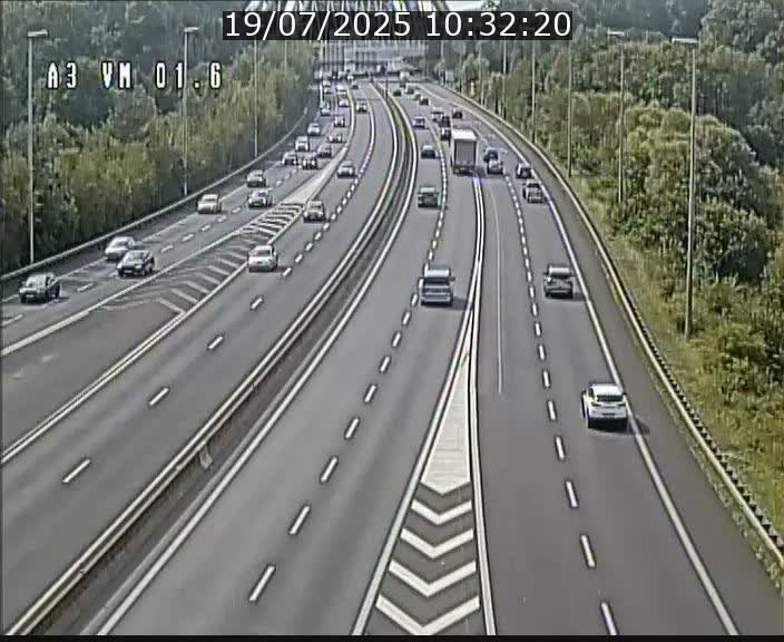 Traffic live webcam Luxembourg - Croix de Gasperich - A3 - BK 1.6 - direction France/Aire de Berchem