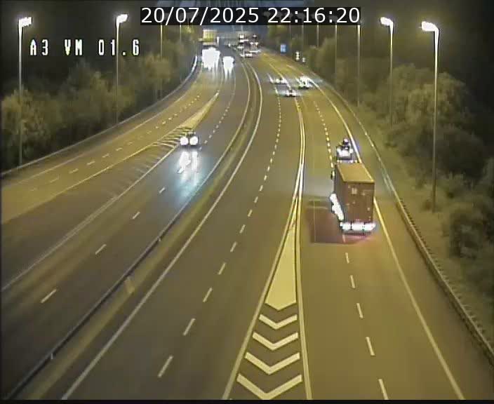 Traffic live webcam Luxembourg - Croix de Gasperich - A3 - BK 1.6 - direction France/Aire de Berchem