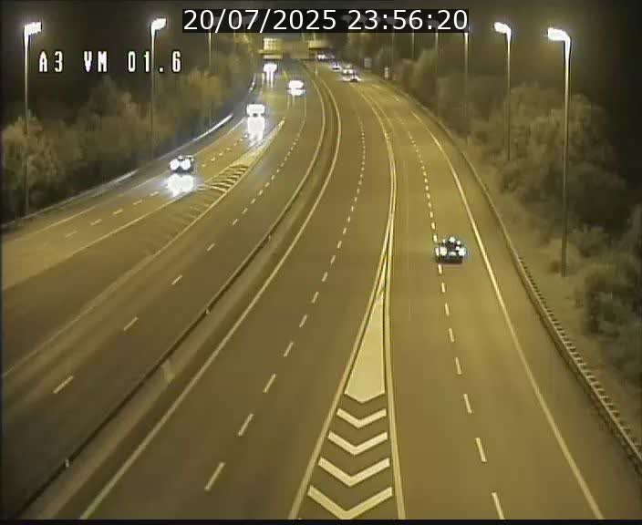 Traffic live webcam Luxembourg - Croix de Gasperich - A3 - BK 1.6 - direction France/Aire de Berchem