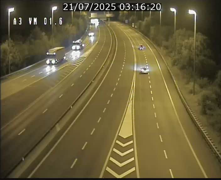 Traffic live webcam Luxembourg - Croix de Gasperich - A3 - BK 1.6 - direction France/Aire de Berchem