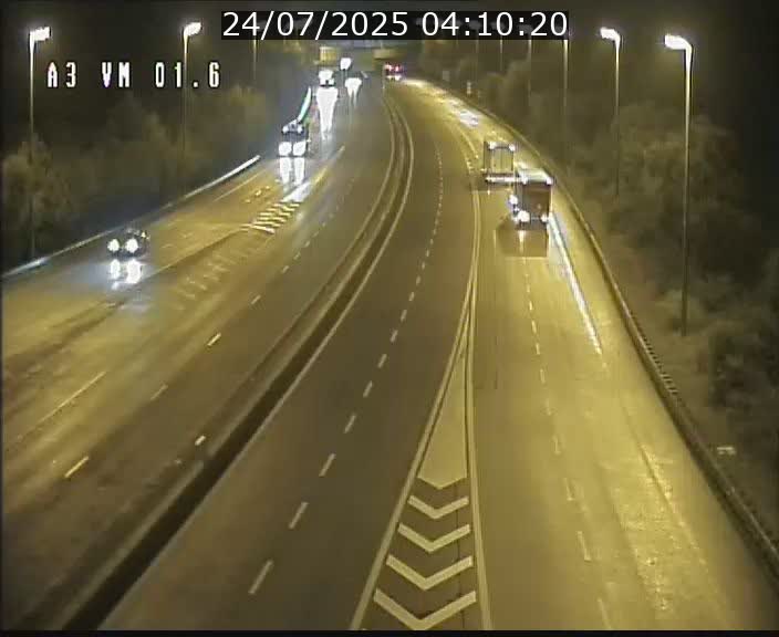 Traffic live webcam Luxembourg - Croix de Gasperich - A3 - BK 1.6 - direction France/Aire de Berchem