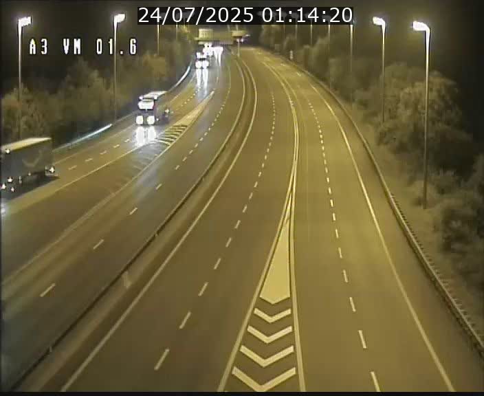 Traffic live webcam Luxembourg - Croix de Gasperich - A3 - BK 1.6 - direction France/Aire de Berchem