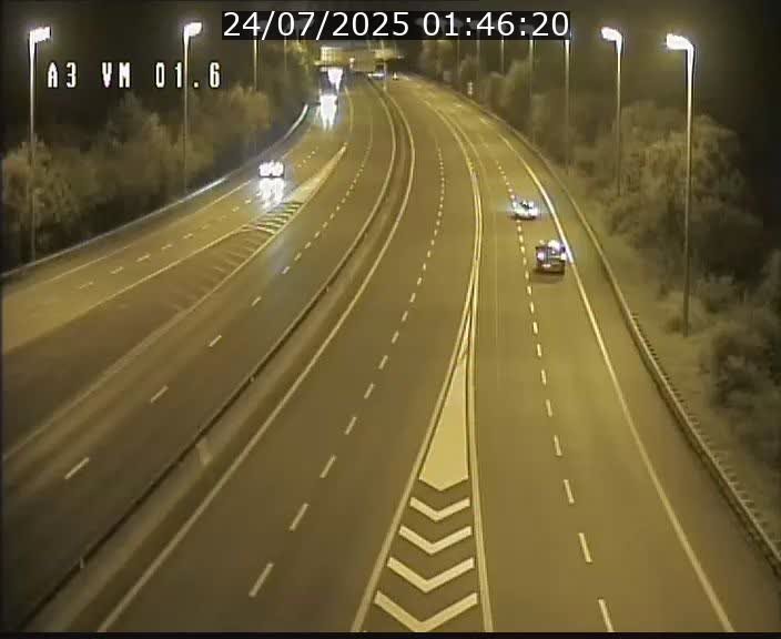 Traffic live webcam Luxembourg - Croix de Gasperich - A3 - BK 1.6 - direction France/Aire de Berchem