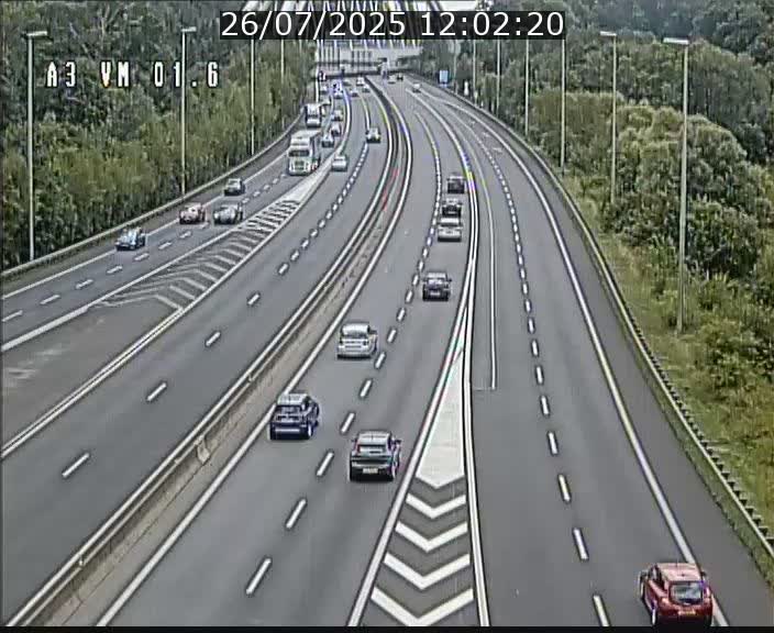 Traffic live webcam Luxembourg - Croix de Gasperich - A3 - BK 1.6 - direction France/Aire de Berchem