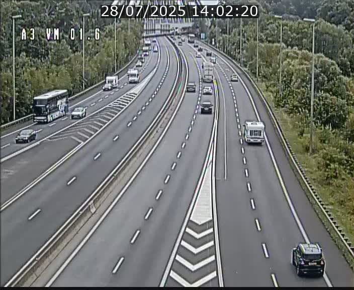 Traffic live webcam Luxembourg - Croix de Gasperich - A3 - BK 1.6 - direction France/Aire de Berchem
