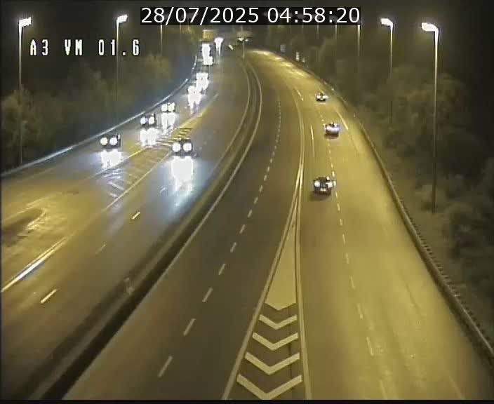 Traffic live webcam Luxembourg - Croix de Gasperich - A3 - BK 1.6 - direction France/Aire de Berchem
