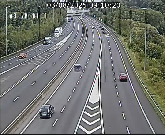 Traffic live webcam Luxembourg - Croix de Gasperich - A3 - BK 1.6 - direction France/Aire de Berchem