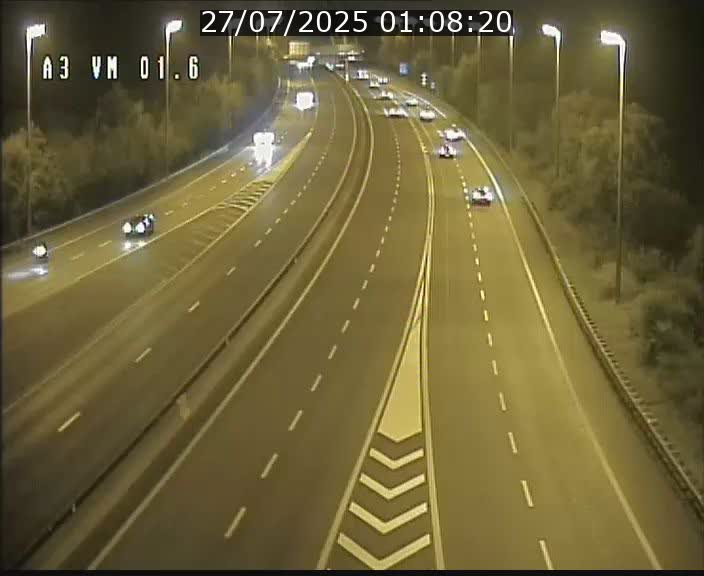 Traffic live webcam Luxembourg - Croix de Gasperich - A3 - BK 1.6 - direction France/Aire de Berchem