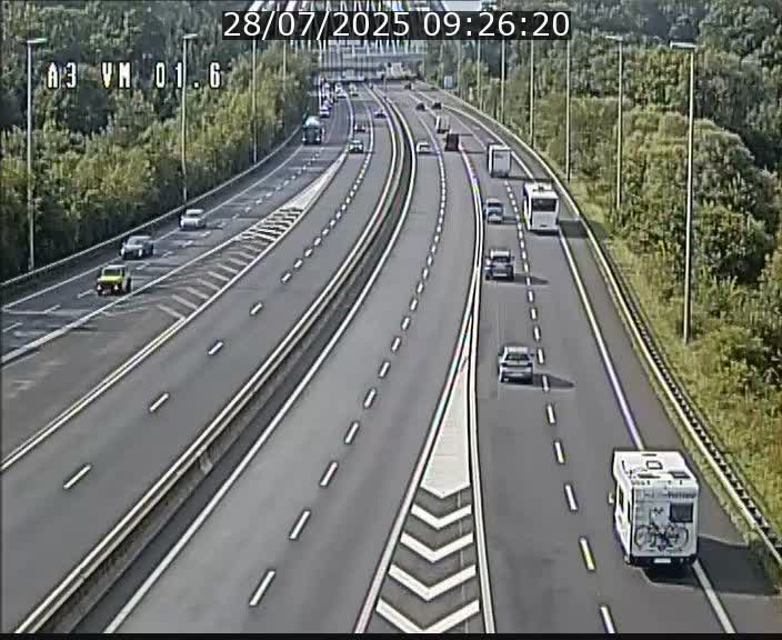 Traffic live webcam Luxembourg - Croix de Gasperich - A3 - BK 1.6 - direction France/Aire de Berchem