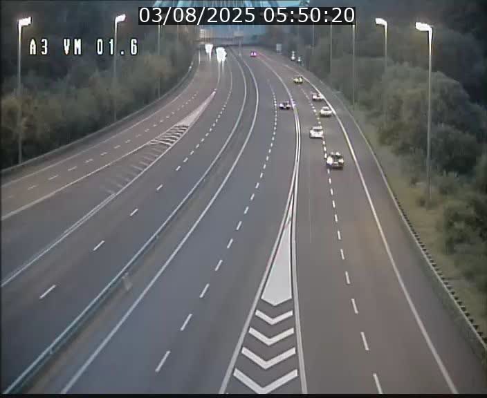 Traffic live webcam Luxembourg - Croix de Gasperich - A3 - BK 1.6 - direction France/Aire de Berchem