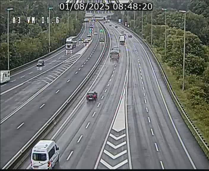 Traffic live webcam Luxembourg - Croix de Gasperich - A3 - BK 1.6 - direction France/Aire de Berchem
