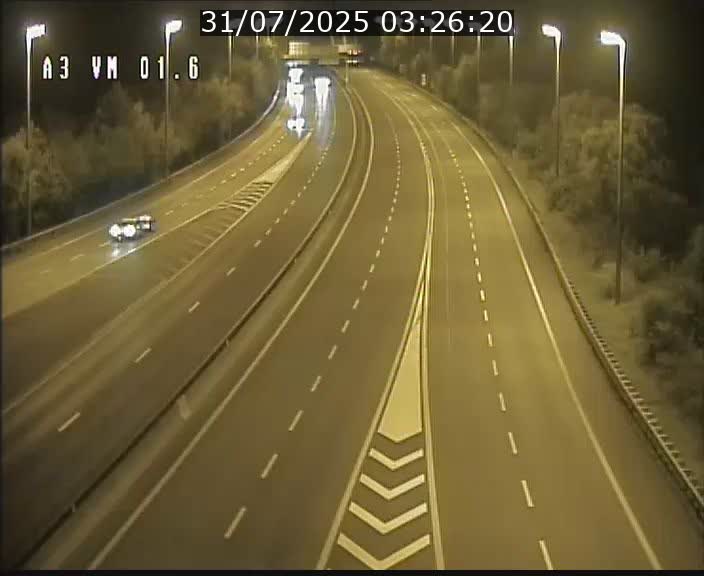 Traffic live webcam Luxembourg - Croix de Gasperich - A3 - BK 1.6 - direction France/Aire de Berchem