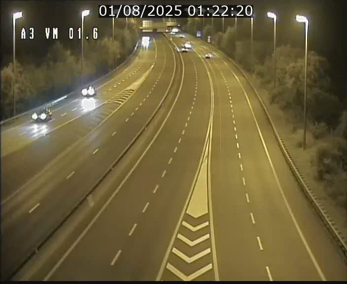 Traffic live webcam Luxembourg - Croix de Gasperich - A3 - BK 1.6 - direction France/Aire de Berchem