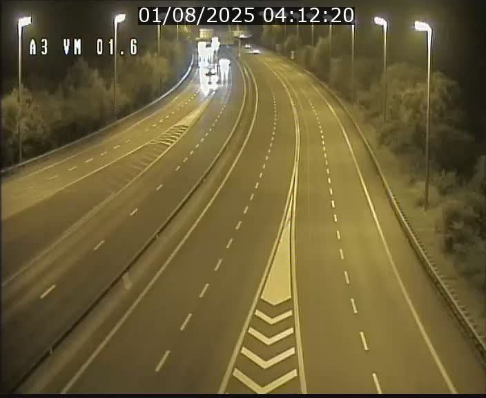 Traffic live webcam Luxembourg - Croix de Gasperich - A3 - BK 1.6 - direction France/Aire de Berchem