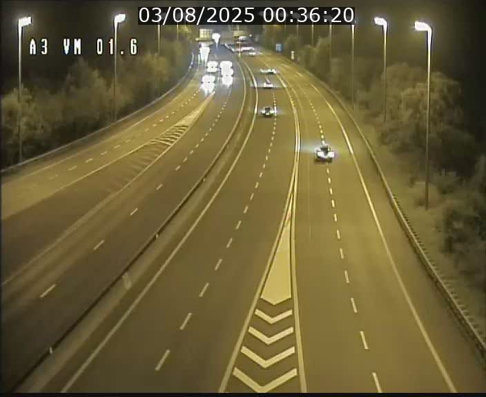 Traffic live webcam Luxembourg - Croix de Gasperich - A3 - BK 1.6 - direction France/Aire de Berchem