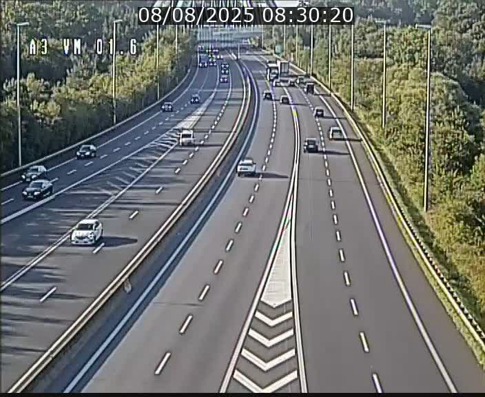 Traffic live webcam Luxembourg - Croix de Gasperich - A3 - BK 1.6 - direction France/Aire de Berchem
