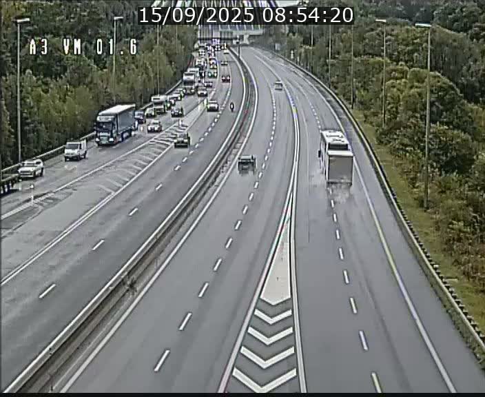 Traffic live webcam Luxembourg - Croix de Gasperich - A3 - BK 1.6 - direction France/Aire de Berchem