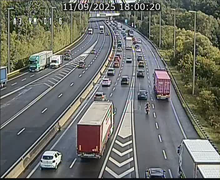 Traffic live webcam Luxembourg - Croix de Gasperich - A3 - BK 1.6 - direction France/Aire de Berchem