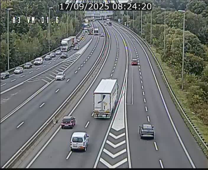 Traffic live webcam Luxembourg - Croix de Gasperich - A3 - BK 1.6 - direction France/Aire de Berchem