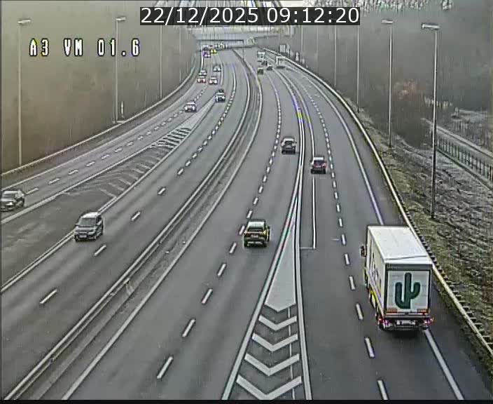 Traffic live webcam Luxembourg - Croix de Gasperich - A3 - BK 1.6 - direction France/Aire de Berchem