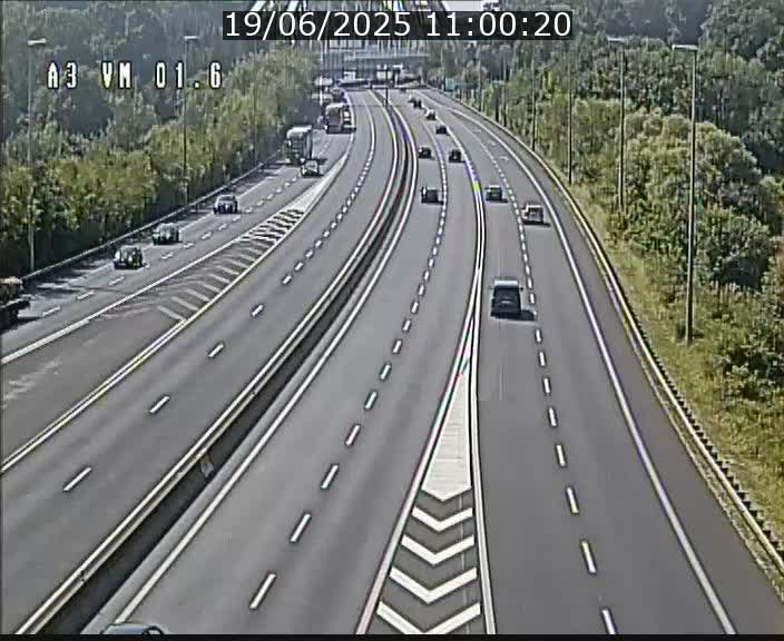 Traffic live webcam Luxembourg - Croix de Gasperich - A3 - BK 1.6 - direction France/Aire de Berchem