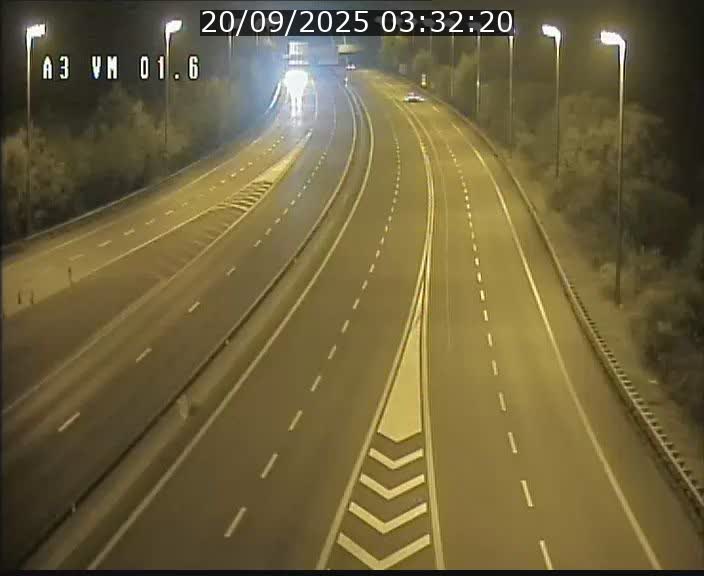 Traffic live webcam Luxembourg - Croix de Gasperich - A3 - BK 1.6 - direction France/Aire de Berchem