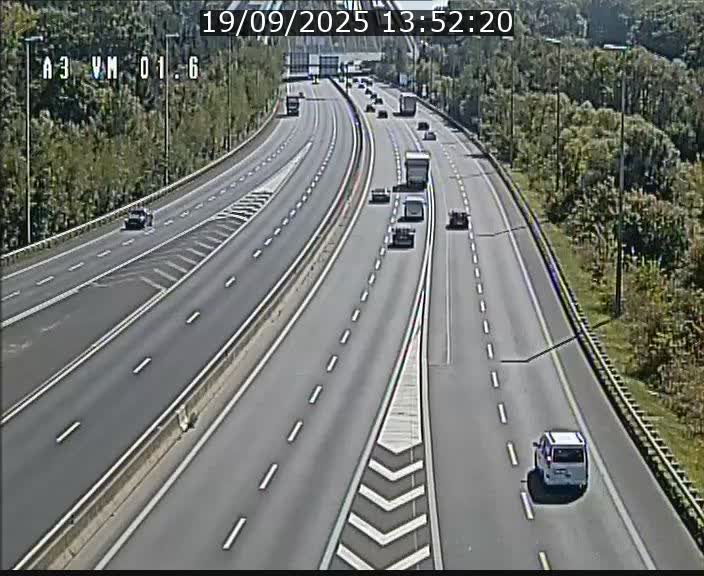 Traffic live webcam Luxembourg - Croix de Gasperich - A3 - BK 1.6 - direction France/Aire de Berchem