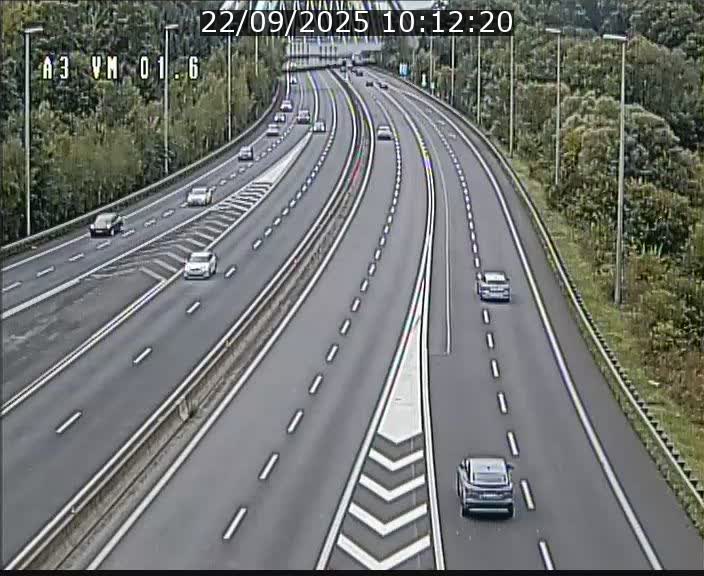 Traffic live webcam Luxembourg - Croix de Gasperich - A3 - BK 1.6 - direction France/Aire de Berchem