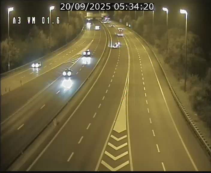 Traffic live webcam Luxembourg - Croix de Gasperich - A3 - BK 1.6 - direction France/Aire de Berchem