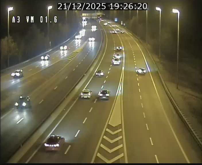 Traffic live webcam Luxembourg - Croix de Gasperich - A3 - BK 1.6 - direction France/Aire de Berchem