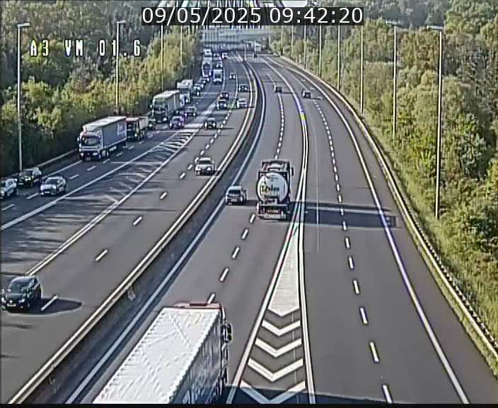 Traffic live webcam Luxembourg - Croix de Gasperich - A3 - BK 1.6 - direction France/Aire de Berchem
