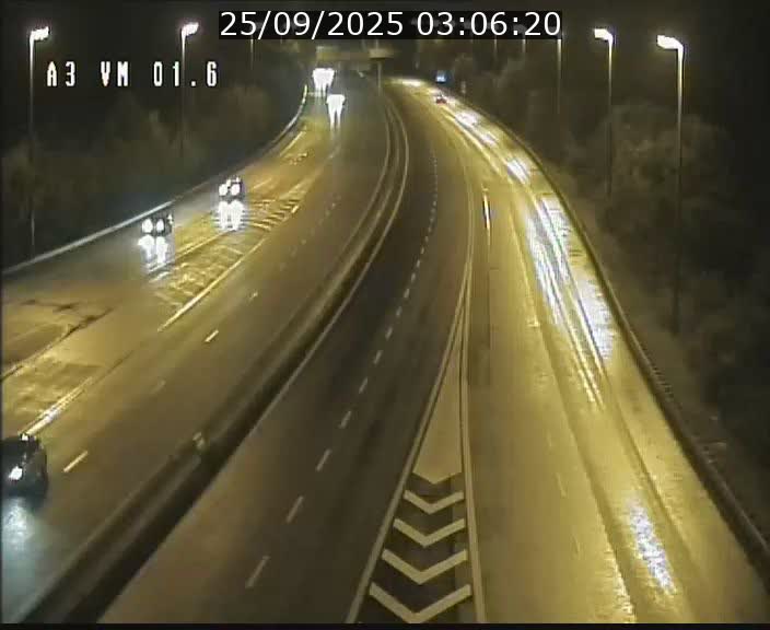 <h2>Traffic live webcam Luxembourg - Croix de Gasperich - A3 - BK 1.6 - direction France/Aire de Berchem</h2>