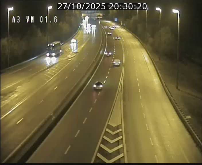 <h2>Traffic live webcam Luxembourg - Croix de Gasperich - A3 - BK 1.6 - direction France/Aire de Berchem</h2>