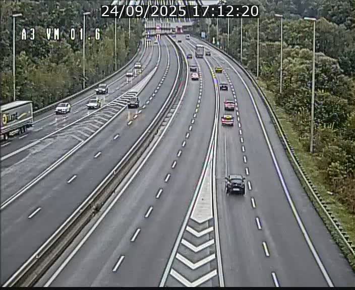 Traffic live webcam Luxembourg - Croix de Gasperich - A3 - BK 1.6 - direction France/Aire de Berchem