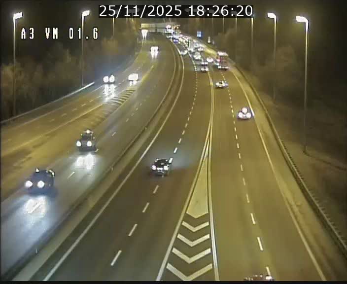 <h2>Traffic live webcam Luxembourg - Croix de Gasperich - A3 - BK 1.6 - direction France/Aire de Berchem</h2>