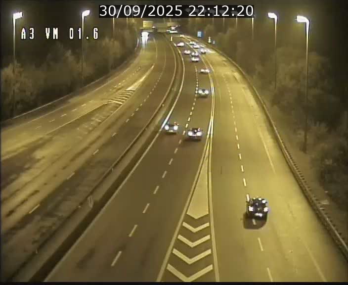 Traffic live webcam Luxembourg - Croix de Gasperich - A3 - BK 1.6 - direction France/Aire de Berchem