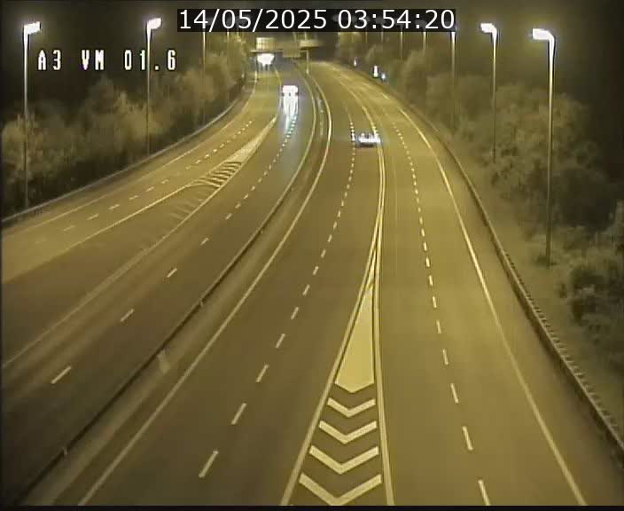 Traffic live webcam Luxembourg - Croix de Gasperich - A3 - BK 1.6 - direction France/Aire de Berchem