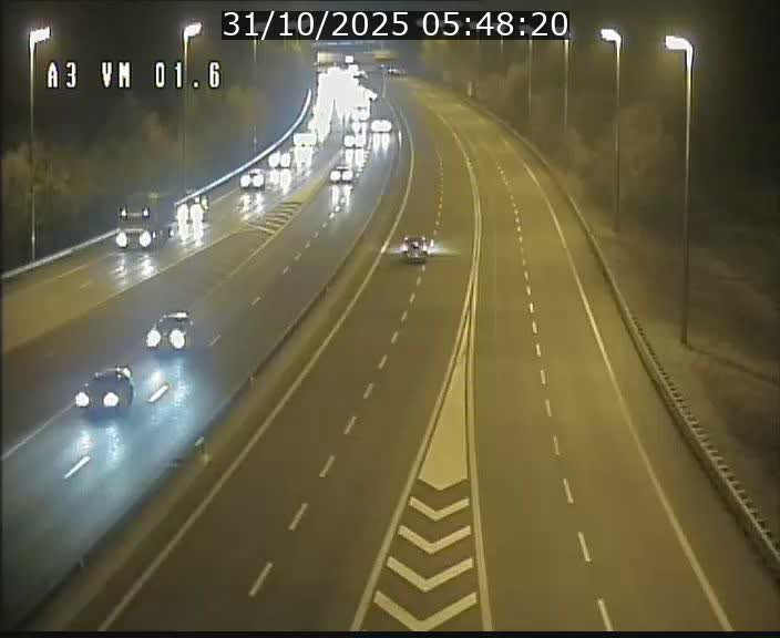 Traffic live webcam Luxembourg - Croix de Gasperich - A3 - BK 1.6 - direction France/Aire de Berchem