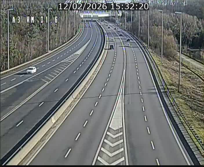 Traffic live webcam Luxembourg - Croix de Gasperich - A3 - BK 1.6 - direction France/Aire de Berchem