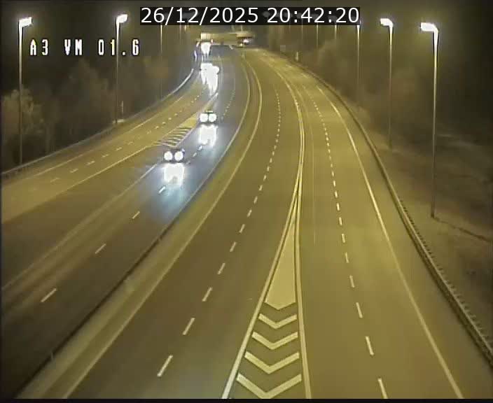 Traffic live webcam Luxembourg - Croix de Gasperich - A3 - BK 1.6 - direction France/Aire de Berchem