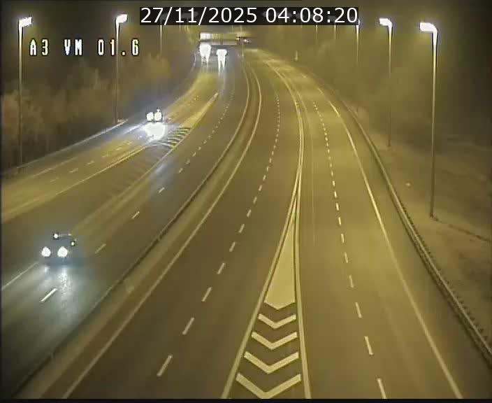 <h2>Traffic live webcam Luxembourg - Croix de Gasperich - A3 - BK 1.6 - direction France/Aire de Berchem</h2>