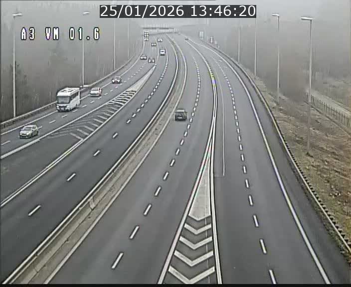 Traffic live webcam Luxembourg - Croix de Gasperich - A3 - BK 1.6 - direction France/Aire de Berchem