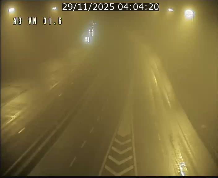 <h2>Traffic live webcam Luxembourg - Croix de Gasperich - A3 - BK 1.6 - direction France/Aire de Berchem</h2>