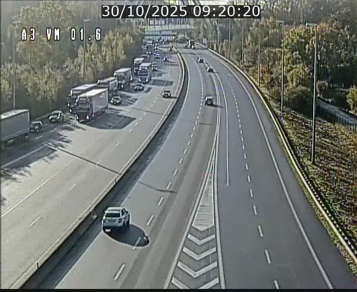 Traffic live webcam Luxembourg - Croix de Gasperich - A3 - BK 1.6 - direction France/Aire de Berchem