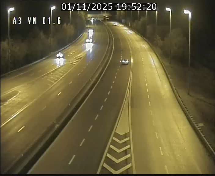 <h2>Traffic live webcam Luxembourg - Croix de Gasperich - A3 - BK 1.6 - direction France/Aire de Berchem</h2>