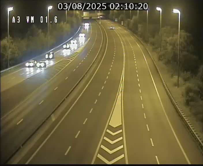 Traffic live webcam Luxembourg - Croix de Gasperich - A3 - BK 1.6 - direction France/Aire de Berchem