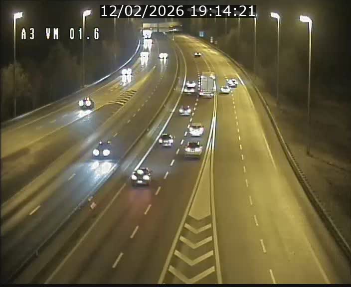 <h2>Traffic live webcam Luxembourg - Croix de Gasperich - A3 - BK 1.6 - direction France/Aire de Berchem</h2>